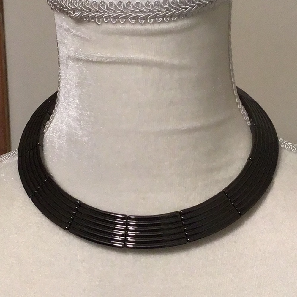 Collarbone Choker